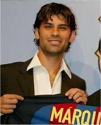 Rafael Marquez.jpg - RAFAEL MÁRQUEZ Es el primer jugador mexicano que viste la camiseta azulgrana y llega la temporada 2003-04 para ser uno de los principales baluartes de la defensa barcelonista. Se confirma así como uno de los centrales con más proyección del fútbol europeo. 